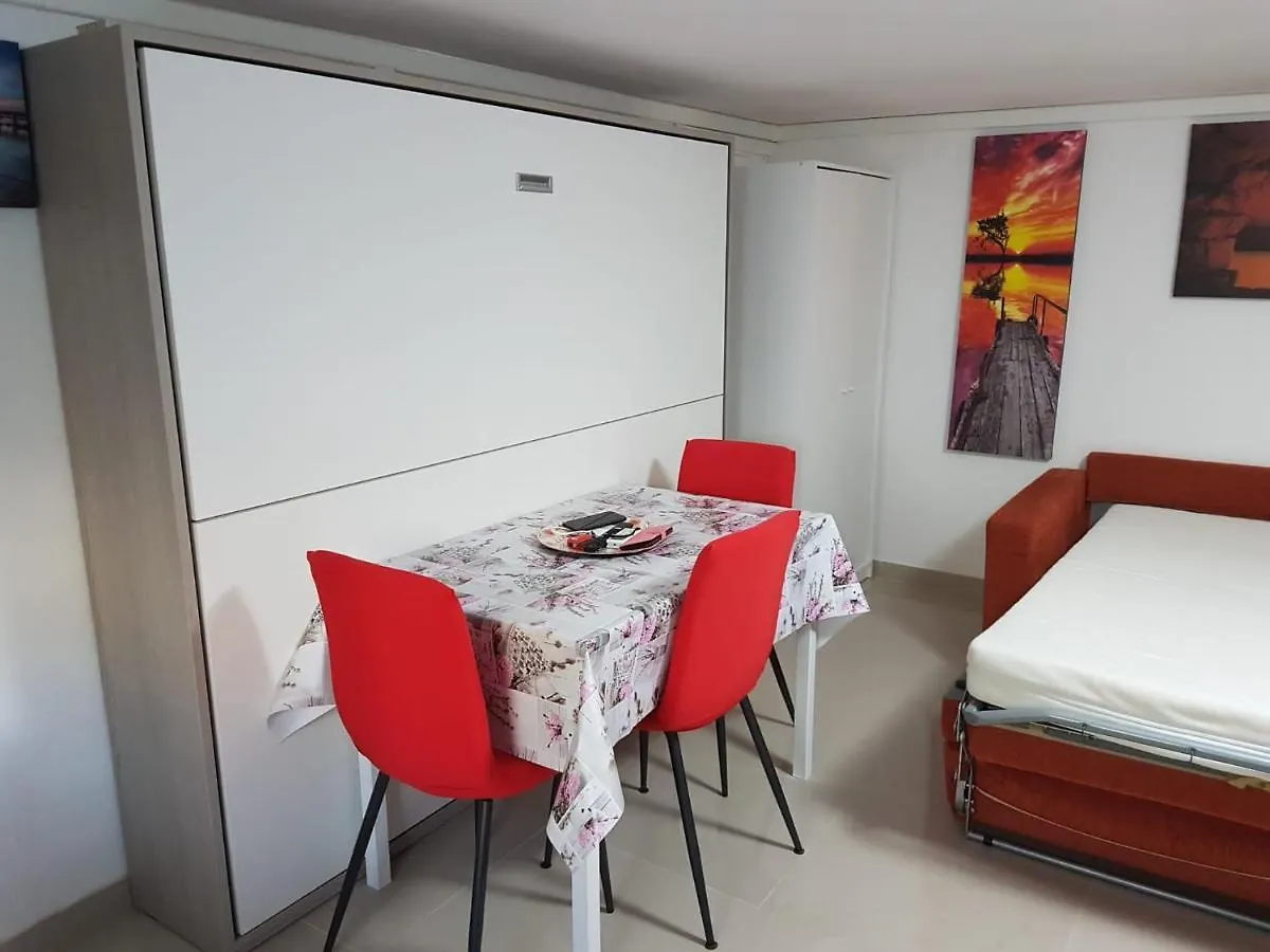 Sole...Mare...E...Spiaggie Bianche! Apartment Vada